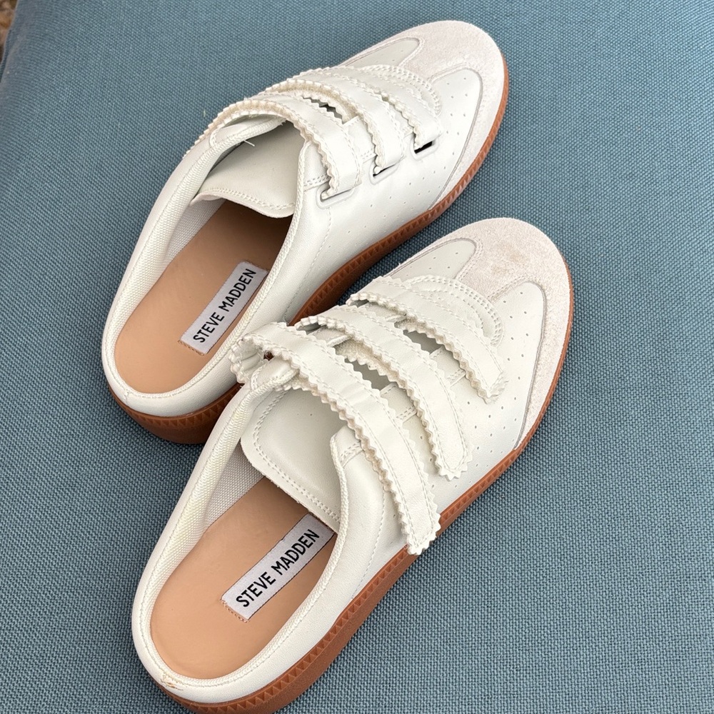 Steve Madden Momentum White Leather & Suede Velcro Mule Sneakers with Gum Sole 9 - Picture 4 of 4